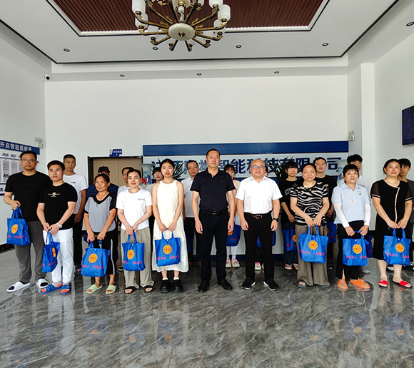 Zorgen voor medewerkers, zorgen voor koelte in de zomer-Shanghai-zijde Optisch